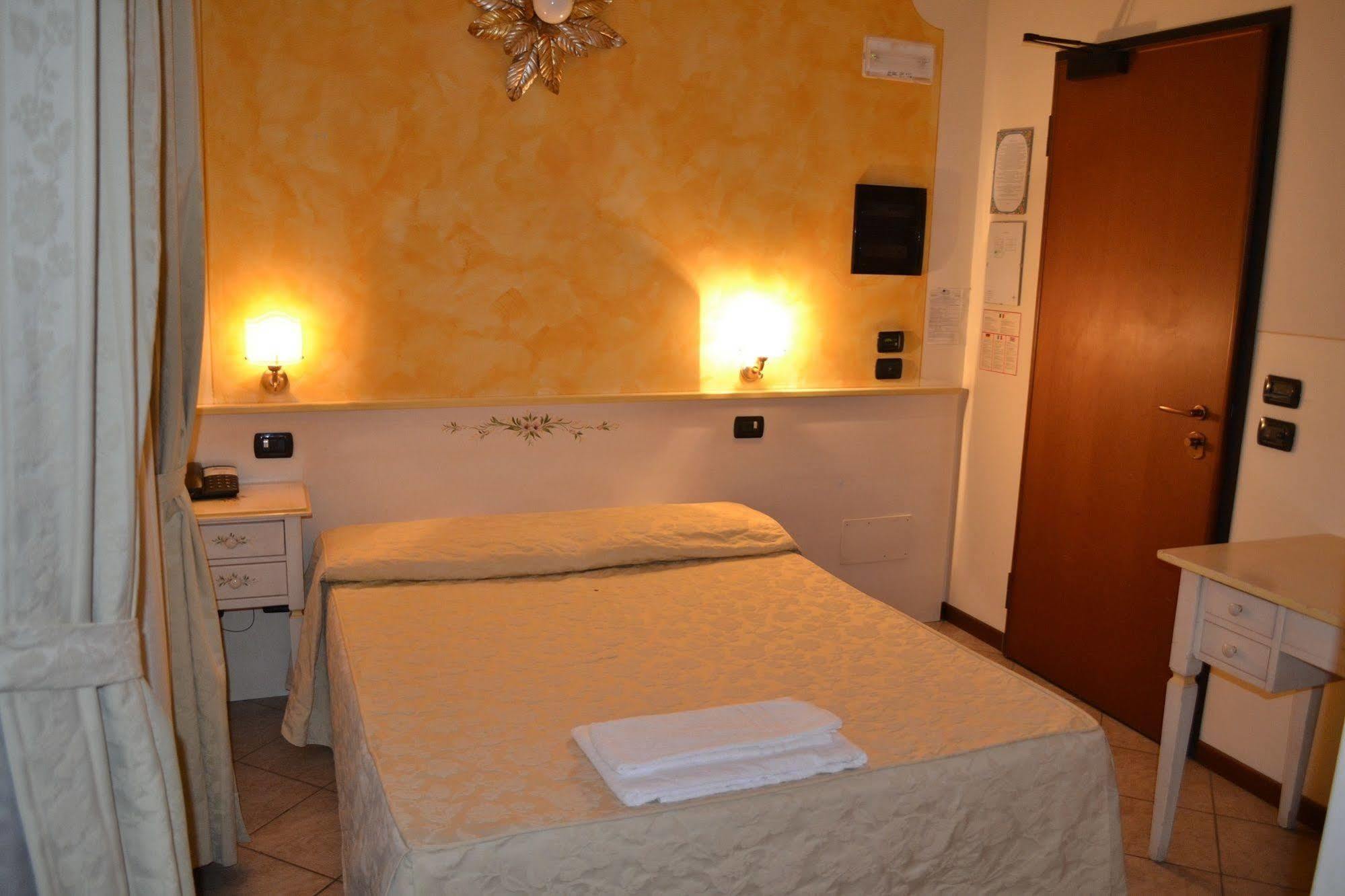 Albergo La Piana Ghedi Eksteriør billede